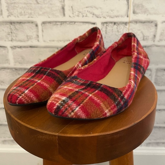 Women’s Crown & Ivy red flannel plaid print flats loafers Size 7 - Picture 1 of 7